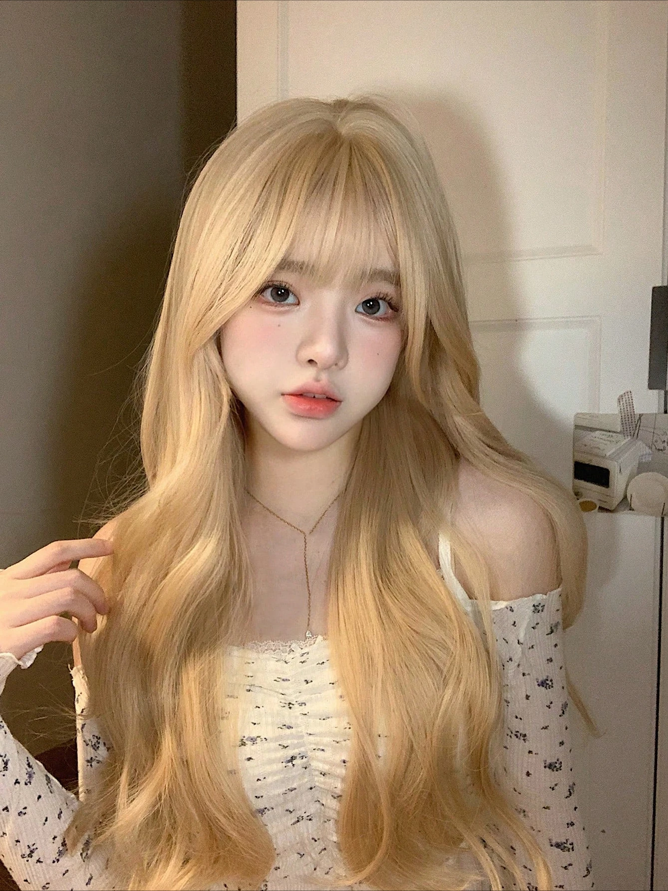Ashely Blonde Synthetic Heat-Resista Long Wavy Wig 24 Inches Made From Fibe Suitable for Daily Use Natural Realistic Hairpiece
Ashely Blonde Synthetic Heat-Resista Long Wavy Wig 24 Inches Made From Fibe Suitable for Daily Use Natural Realistic Hairpiece