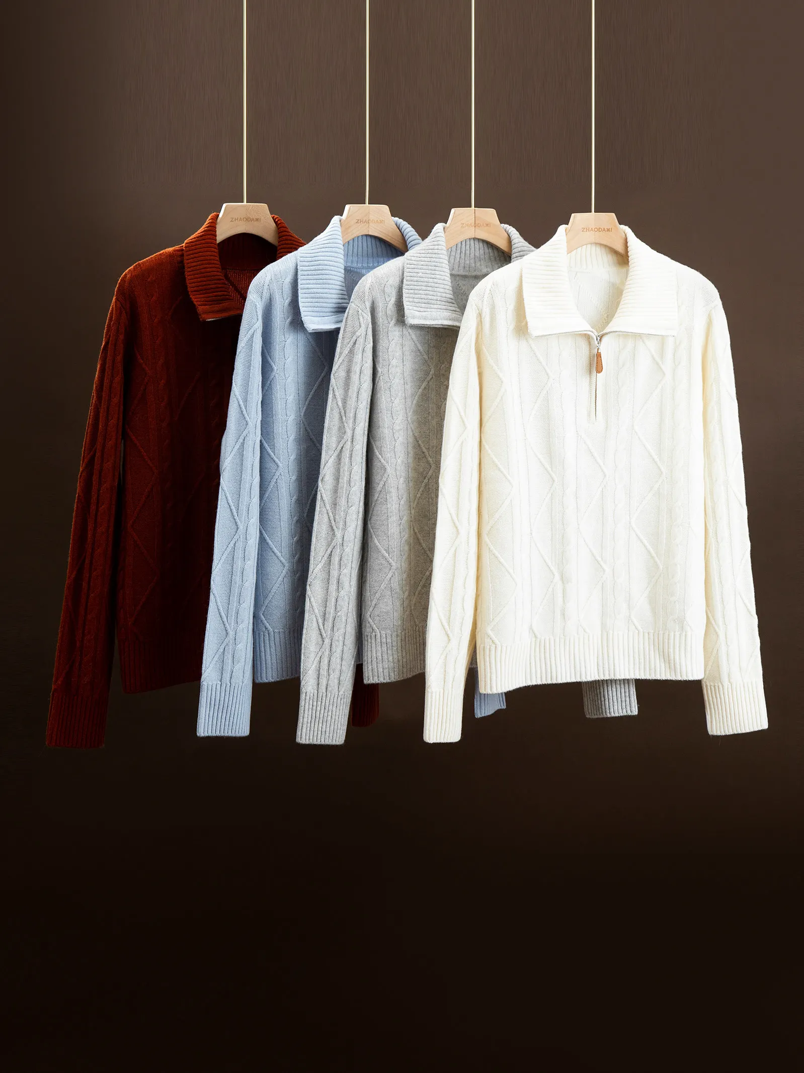 Осенне-зимний новый вязаный топ из чистого кашемира с застежкой-молнией и длинными рукавами, свободный универсальный топ в западном стиле.
Осенне-зимний новый вязаный топ из чистого кашемира с застежкой-молнией и длинными рукавами, свободный универсальный топ в западном стиле.