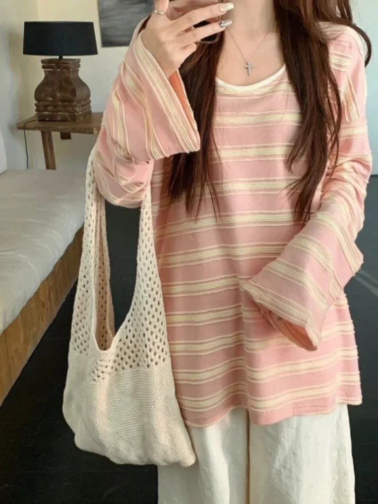 Sweet and cute style classic striped women's long sleeved t-shirt early autumn loose and casual versatile and trendy women's top
Sweet and cute style classic striped women's long sleeved t-shirt early autumn loose and casual versatile and trendy women's top