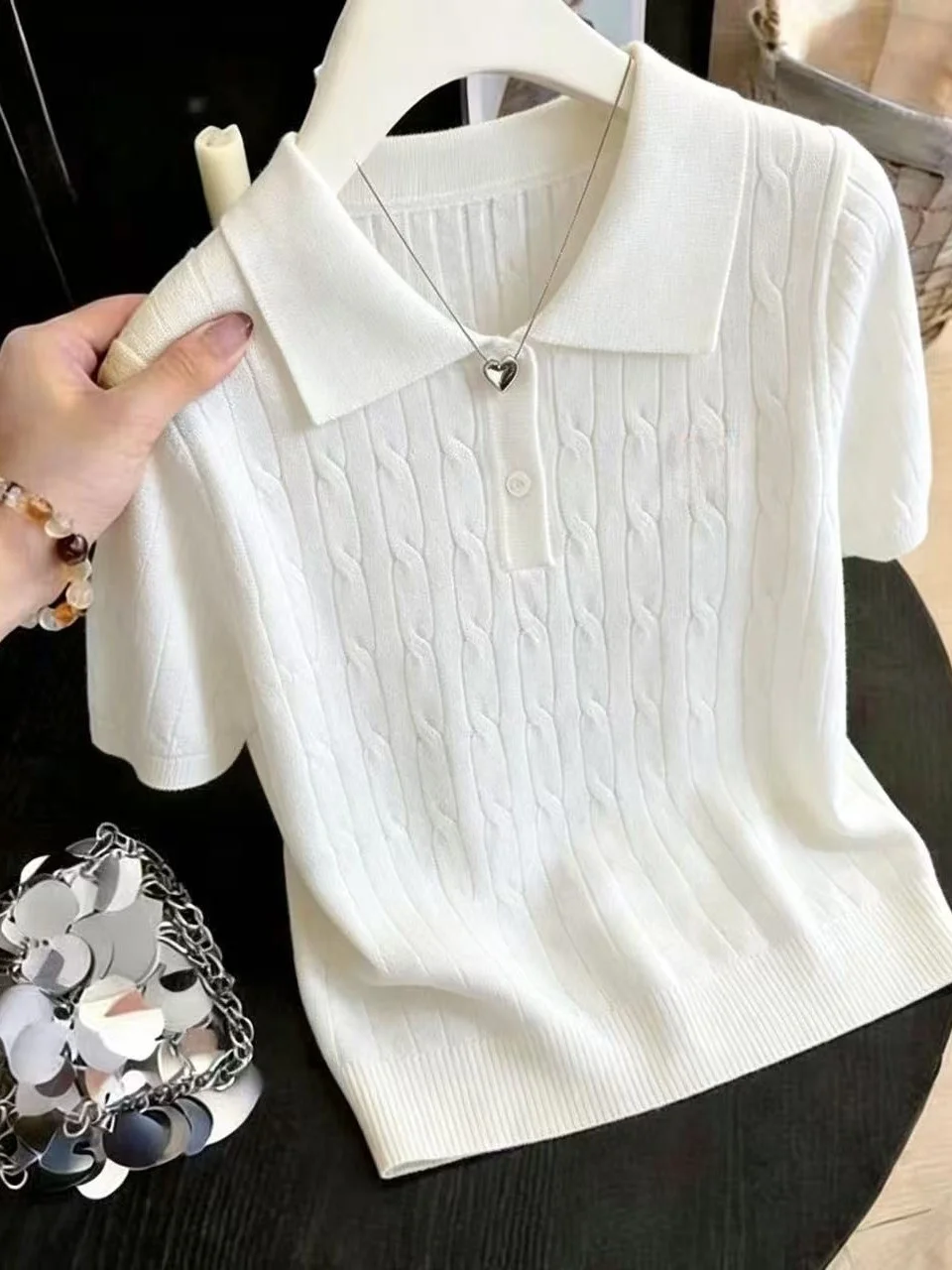 Summer Thin Short Sleeve Neck T-Shirt Women's Loose Fit Breathable Embroidery Slimming Top Korean Style Casual Wear
Summer Thin Short Sleeve Neck T-Shirt Women's Loose Fit Breathable Embroidery Slimming Top Korean Style Casual Wear