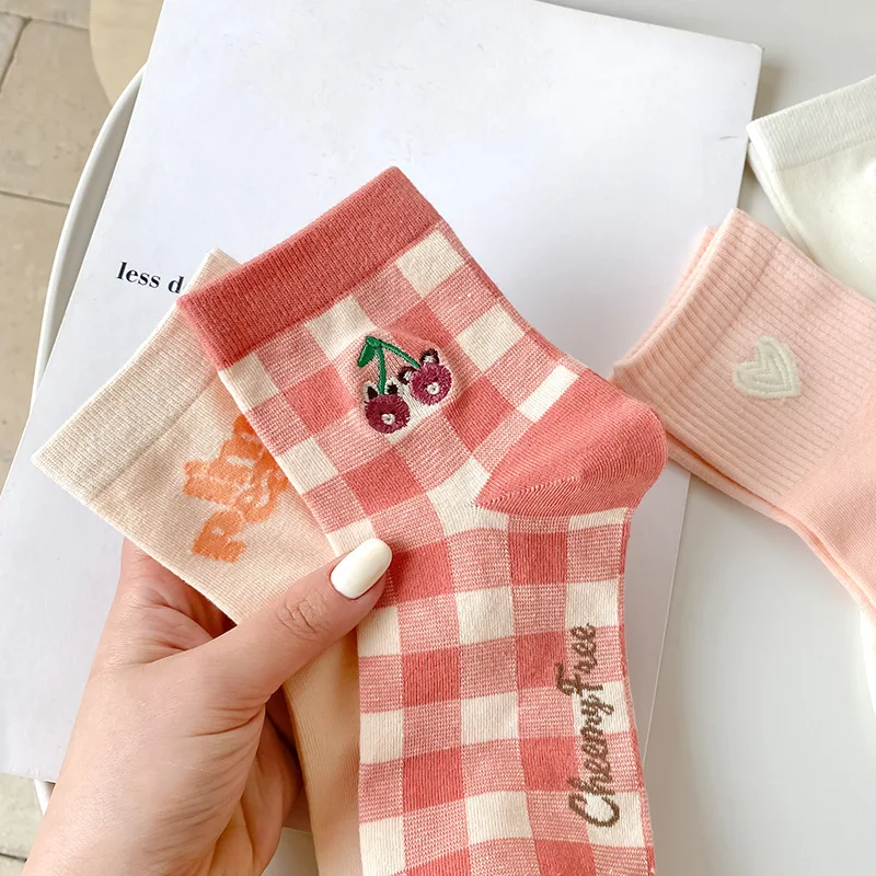 Women's Socks Spring Summer Sweet Style Cartoon Bear Embroidery Combed Cotton Sock Student Cute Kawaii Harajuku Girls Ladies Sox
Women's Socks Spring Summer Sweet Style Cartoon Bear Embroidery Combed Cotton Sock Student Cute Kawaii Harajuku Girls Ladies Sox