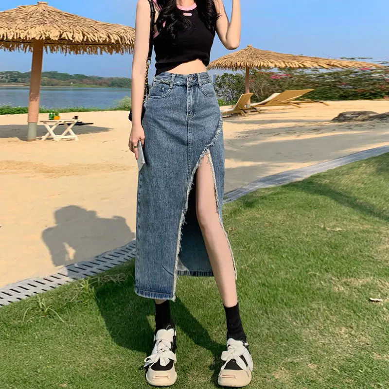 Irregular Slit Denim Skirt for Women Ins Style Hot Girl Raw Edge Design Casual Pear-shaped Mid-length A-line Hip-hugging Skirt
Irregular Slit Denim Skirt for Women Ins Style Hot Girl Raw Edge Design Casual Pear-shaped Mid-length A-line Hip-hugging Skirt