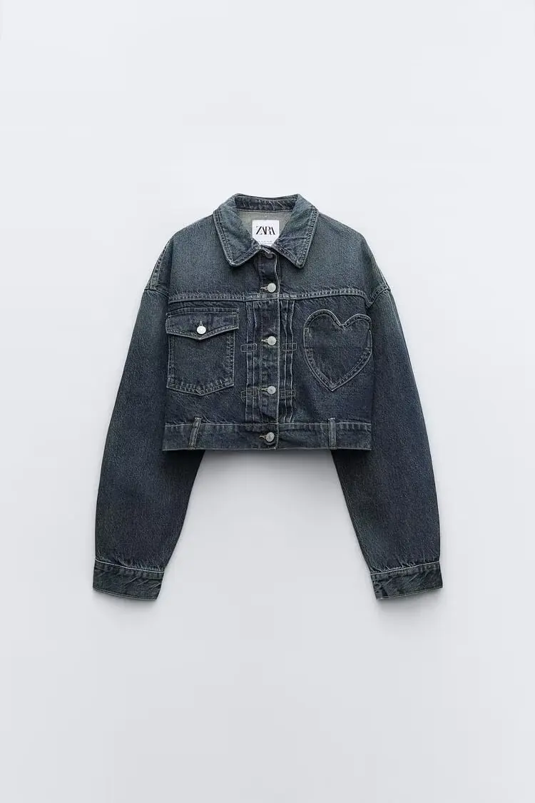 Spring 2024 New TRF Women's Denim Jaet with Heart aped ket 897003 40 897002 ort Casual Loose Fit Long Sve Coat 
Spring 2024 New TRF Women's Denim Jaet with Heart aped ket 897003 40 897002 ort Casual Loose Fit Long Sve Coat