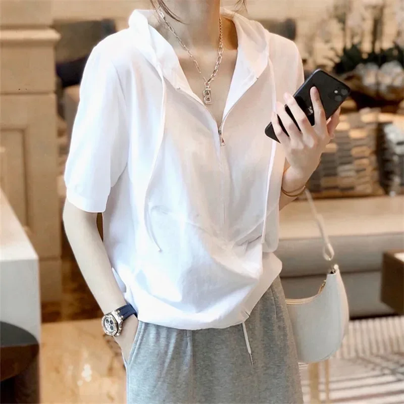 2025 Summer Hooded T-shirt Women Korean Loose All-match White Casual Tops Stitching Cotton Short-sleeved T Shirt Women's Trend
2025 Summer Hooded T-shirt Women Korean Loose All-match White Casual Tops Stitching Cotton Short-sleeved T Shirt Women's Trend