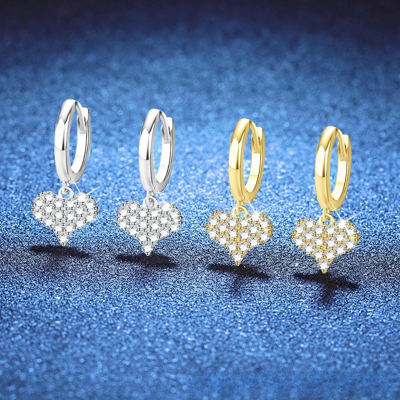 Moissanite Platinum PT950 18K Gold Earrings with Fashionable Temperament, Sweet Heart Earrings, in Niche and Versatile Earrings
Moissanite Platinum PT950 18K Gold Earrings with Fashionable Temperament, Sweet Heart Earrings, in Niche and Versatile Earrings