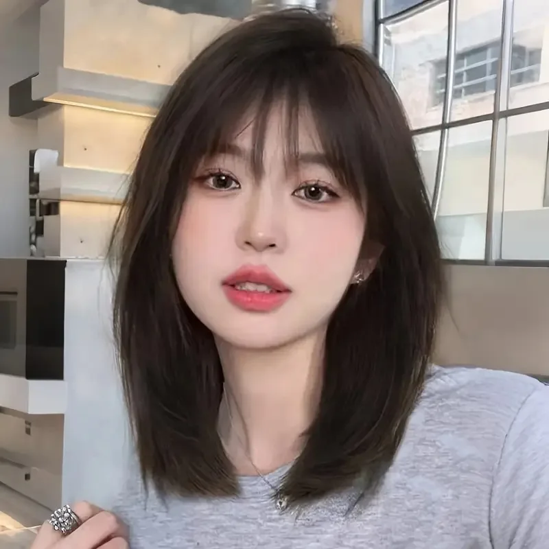 Short-haired Woman's Age-defying Full-head Wig Long Straight Hair With Layers Natural Mid-length Shoulder-length Hair
Short-haired Woman's Age-defying Full-head Wig Long Straight Hair With Layers Natural Mid-length Shoulder-length Hair