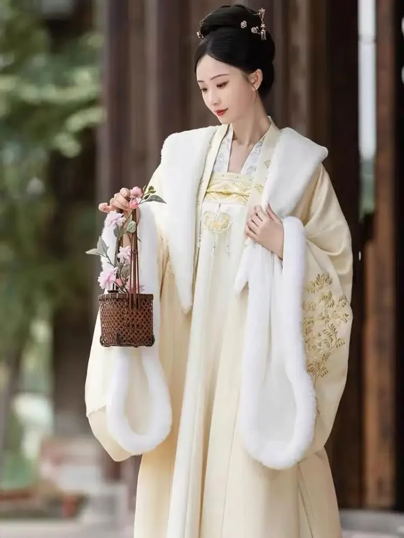 Women New Winter Thickened Plush Chinese Style Hanfu Tang Dynasty Exquisite Embroidery Elegant Temperament Super Sleeve Hanfu
Women New Winter Thickened Plush Chinese Style Hanfu Tang Dynasty Exquisite Embroidery Elegant Temperament Super Sleeve Hanfu