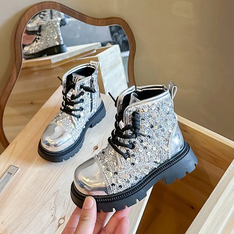 Children Short Boots for Girls 2025 Winter New Fashion Korean Style Soft Bottom Comfortable Casual Versatile Leather Shoes
Children Short Boots for Girls 2025 Winter New Fashion Korean Style Soft Bottom Comfortable Casual Versatile Leather Shoes