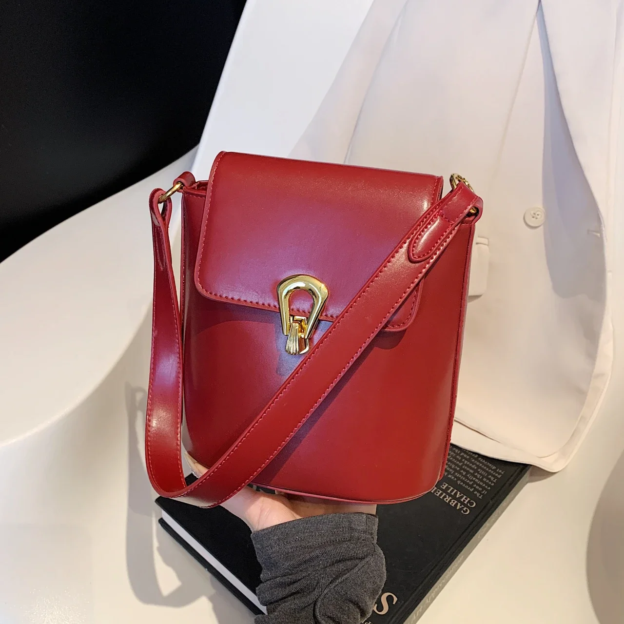 2025 Flap Crossbody Bags Women Mini PU Leather Shoulder Purses and Handbags for Girls Ladies Phone Simple Solid Designer Bag
2025 Flap Crossbody Bags Women Mini PU Leather Shoulder Purses and Handbags for Girls Ladies Phone Simple Solid Designer Bag