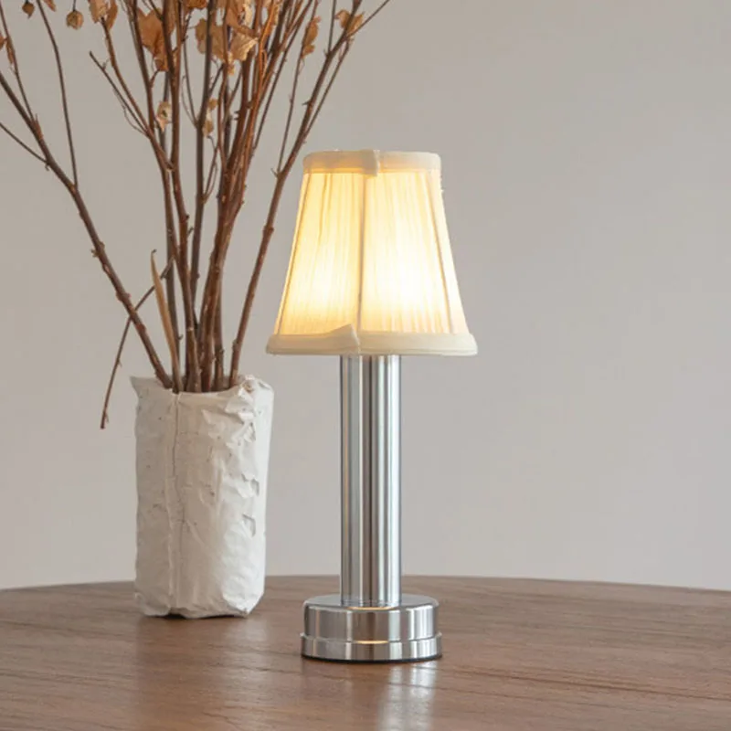 LED Restaurant Atmosphere Table Lamp Fabric Bar Lamps Coffee Shop Bedroom Bedside Night Light Art Decoration Lighting Fixtures
LED Restaurant Atmosphere Table Lamp Fabric Bar Lamps Coffee Shop Bedroom Bedside Night Light Art Decoration Lighting Fixtures