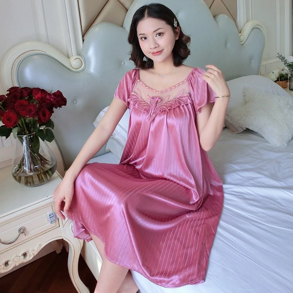 Fashion Medium Length Nightgowns Short Sleeve Ice Silk Sleeping Dress V-neck Plus Size Lace Nightdress
Fashion Medium Length Nightgowns Short Sleeve Ice Silk Sleeping Dress V-neck Plus Size Lace Nightdress