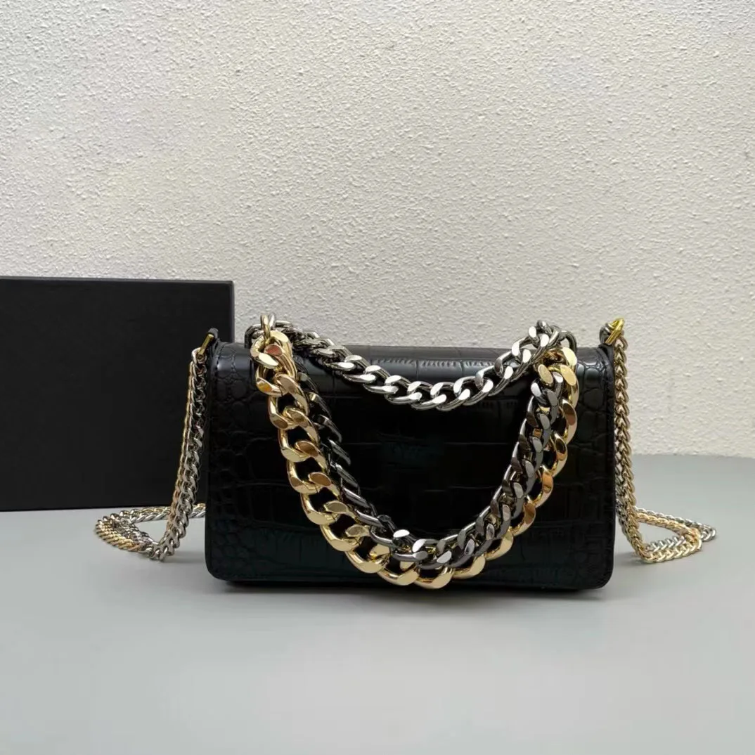 2024 Summer New Large Chain Women's Bag Fashion Leisure Commuter Women's One Shoulder Crossbody Bag
2024 Summer New Large Chain Women's Bag Fashion Leisure Commuter Women's One Shoulder Crossbody Bag