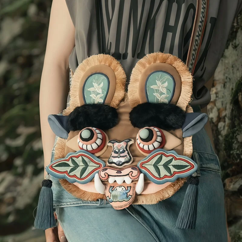 Hutou Bag Trendy Ethnic Style Bag With Adjustable Shoulder Strap Exquisitely Designed Charm Collectible Gift Series Ornaments
Hutou Bag Trendy Ethnic Style Bag With Adjustable Shoulder Strap Exquisitely Designed Charm Collectible Gift Series Ornaments