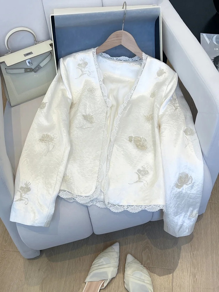 Women's Short Thin Jacket Summer New Korean Style Dongdaemun Lace Splicing Design Satin Feel Top Quality Spring Premium Fashion
Women's Short Thin Jacket Summer New Korean Style Dongdaemun Lace Splicing Design Satin Feel Top Quality Spring Premium Fashion