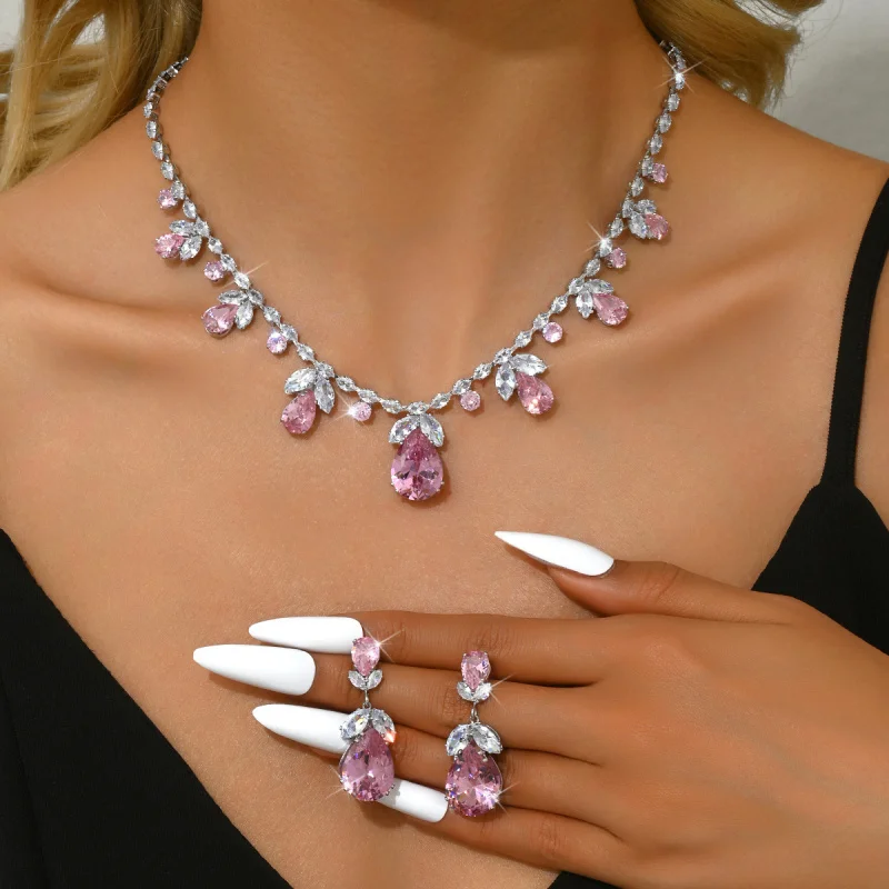 European and American Fashion Necklace and Earring Set Bridal Zircon Chain Wedding Dress Toasting Dress Evening Accessories Gift
European and American Fashion Necklace and Earring Set Bridal Zircon Chain Wedding Dress Toasting Dress Evening Accessories Gift