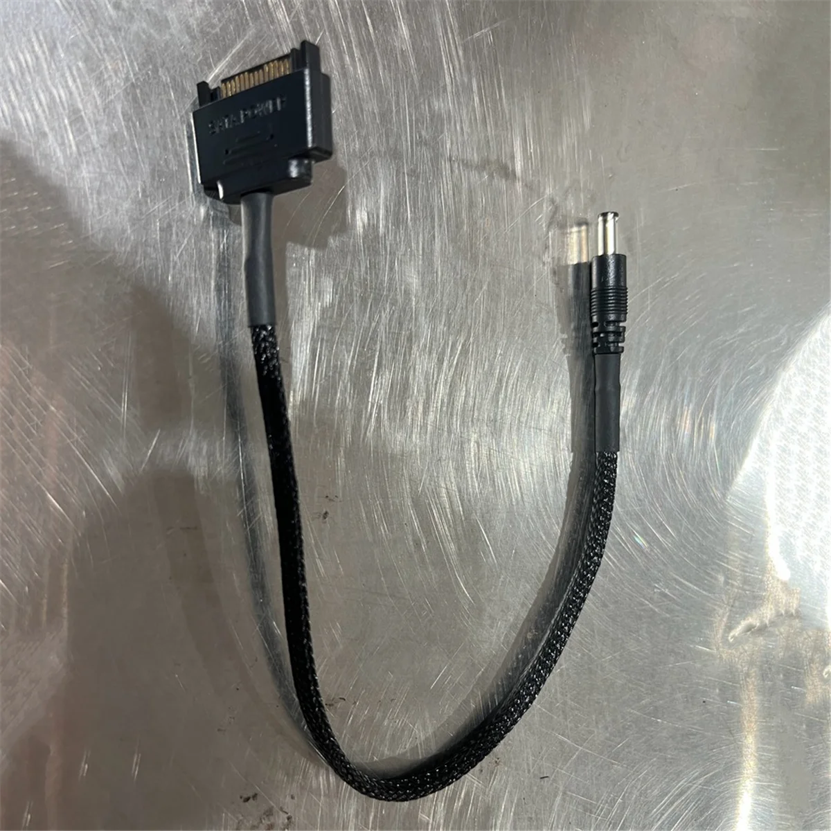 A06RP Power SATA to DC5521 Adapter Cable SATA Male to DC 5.5mmX2.1mm Converter Adapter Power Supply Cable 12V Output
A06RP Power SATA to DC5521 Adapter Cable SATA Male to DC 5.5mmX2.1mm Converter Adapter Power Supply Cable 12V Output
