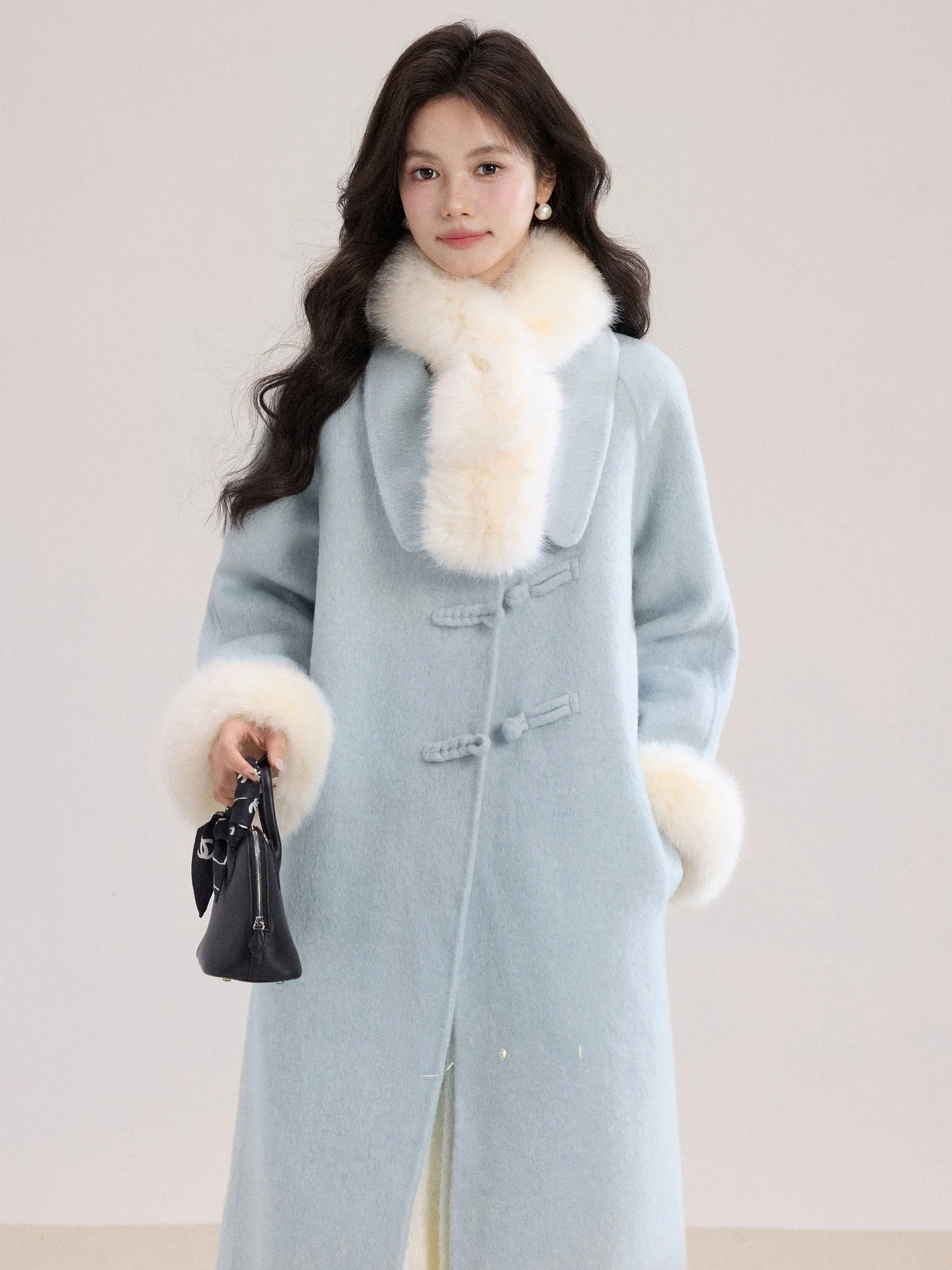 Ele Blue Long Woolen Coat for Women by Deer towards South High-End Winter Faionable Meticulousn Aosphere Coat
Ele Blue Long Woolen Coat for Women by Deer towards South High-End Winter Faionable Meticulousn Aosphere Coat