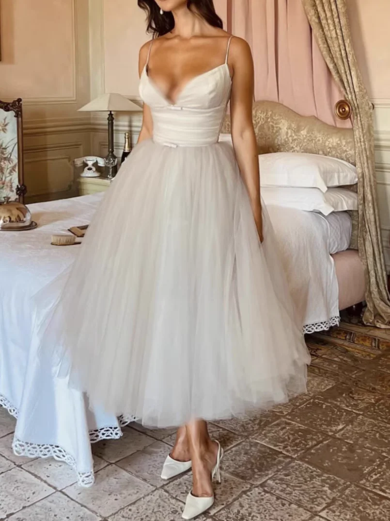 Mesh Stitching Women's Sling Dress Summer 2025 V-Neck Sleeveless High Waist Elegant Ladies Midi Robe
Mesh Stitching Women's Sling Dress Summer 2025 V-Neck Sleeveless High Waist Elegant Ladies Midi Robe