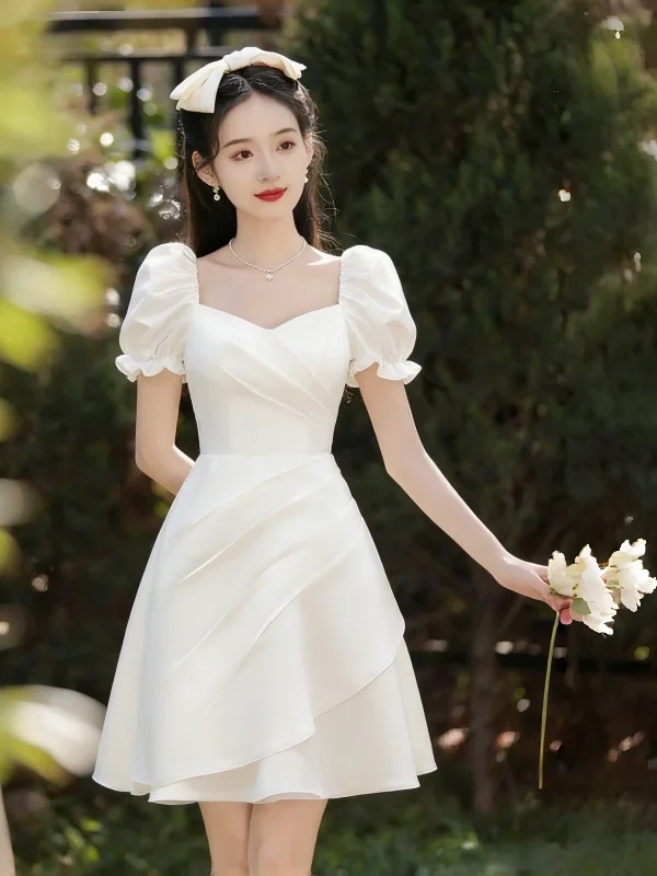 Elegant White Wedding Dress with Puffy Sleeves And Lace Hemline for Registration Short Women's Dress Chinese Brand
Elegant White Wedding Dress with Puffy Sleeves And Lace Hemline for Registration Short Women's Dress Chinese Brand