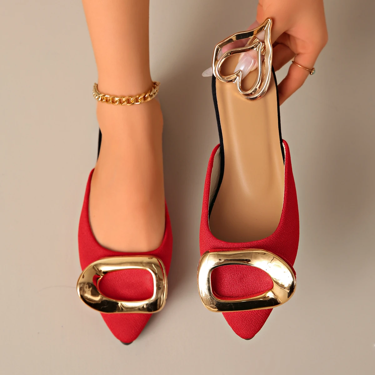 Women Sexy Slippers Designer Wedding Shoes Elegant Medium High Heel Sandals Open Toe Luxury Fashion Party Slippers Slides Women
Women Sexy Slippers Designer Wedding Shoes Elegant Medium High Heel Sandals Open Toe Luxury Fashion Party Slippers Slides Women