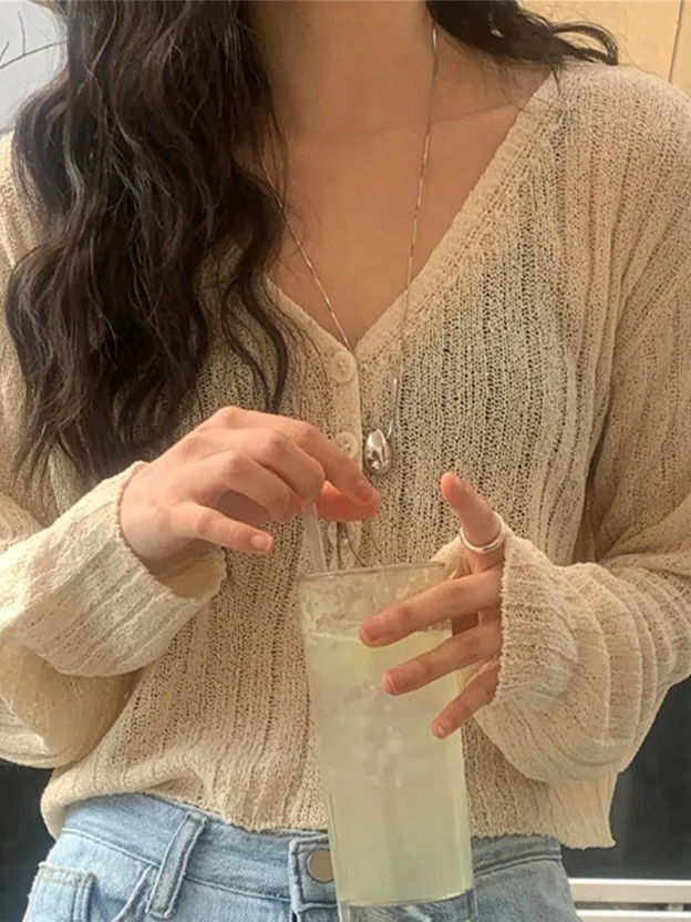 Original Korean Style Women's Knitted Open Cardigan V-Neck Long Sleeve Thin Sweater Jacket High Intelligence Sensation Top
Original Korean Style Women's Knitted Open Cardigan V-Neck Long Sleeve Thin Sweater Jacket High Intelligence Sensation Top