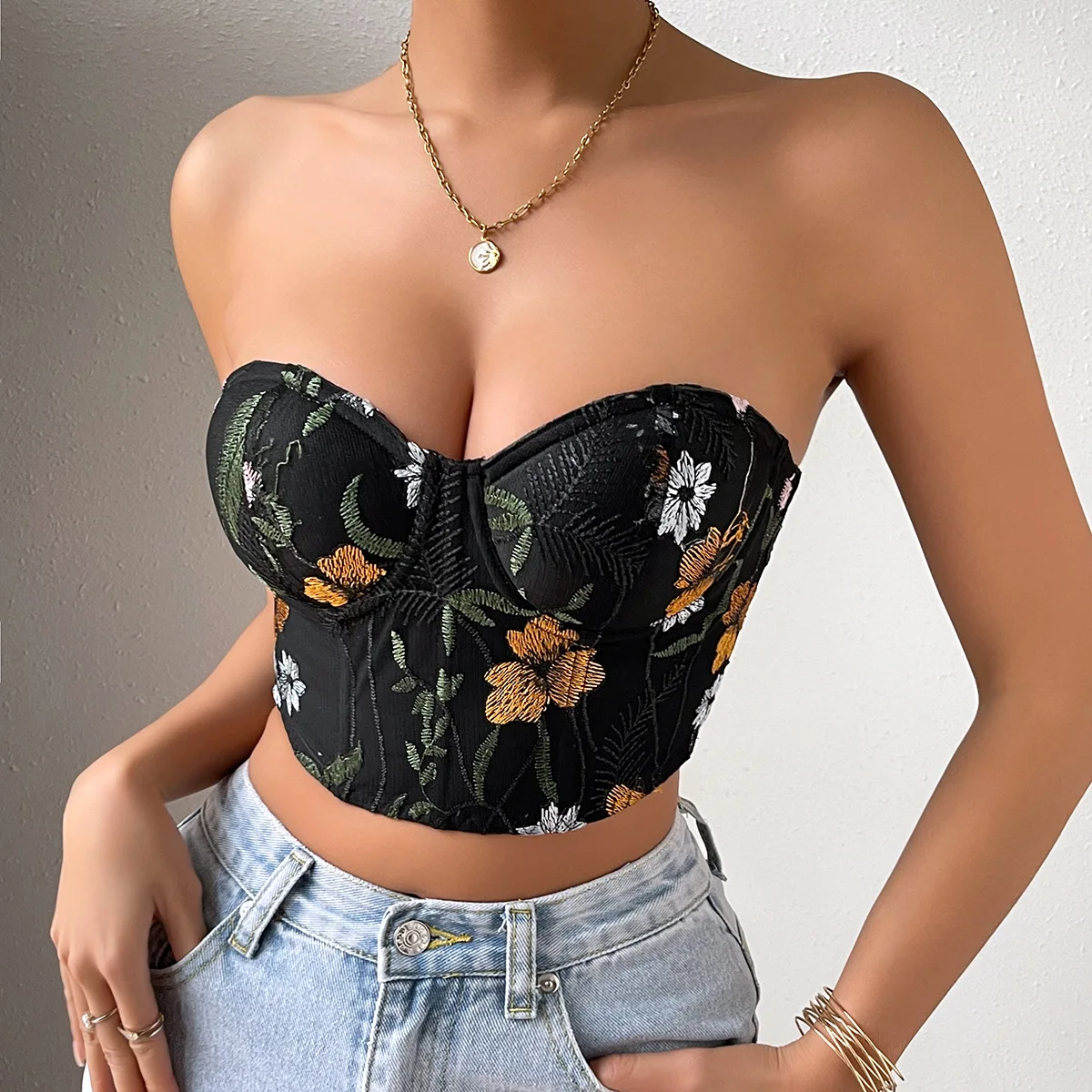 Sleeveless Bustier Tank Tops Summer Women's Sexy Slim Fit Corset Cropped Top Fashion Push Up Bra Female Lingerie Bodyshaper Vest
Sleeveless Bustier Tank Tops Summer Women's Sexy Slim Fit Corset Cropped Top Fashion Push Up Bra Female Lingerie Bodyshaper Vest