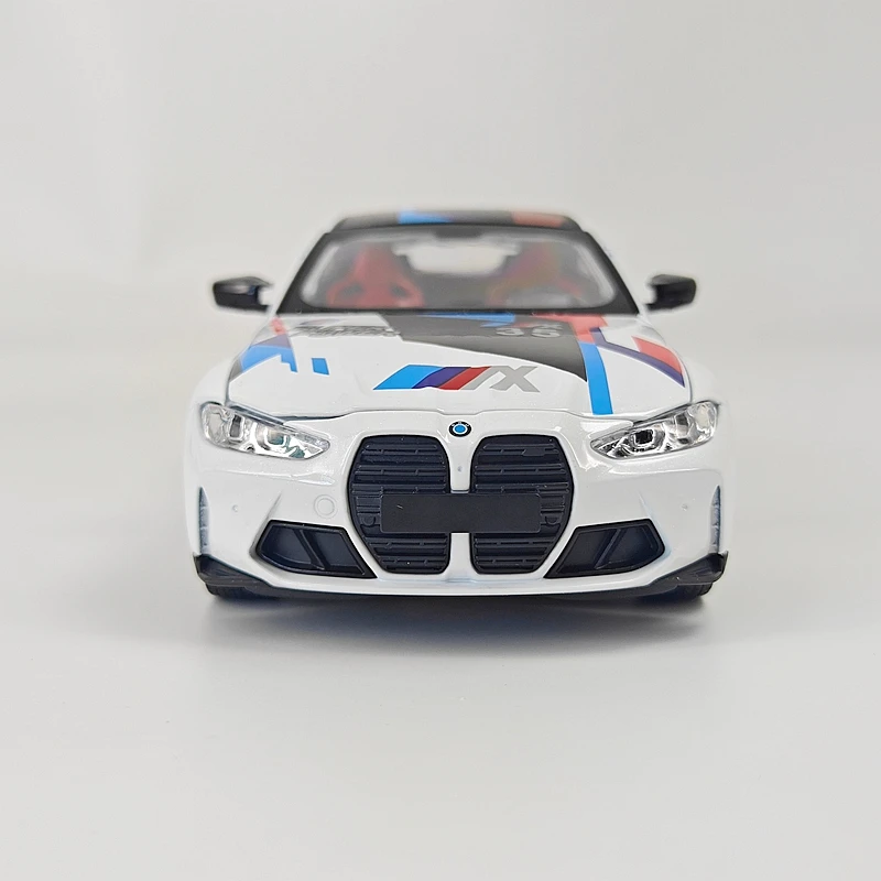 1:24 simulation BMW M4 alloy car model, doors and engine hood, trunk can be opened has simulated sound and lighting functions
1:24 simulation BMW M4 alloy car model, doors and engine hood, trunk can be opened has simulated sound and lighting functions