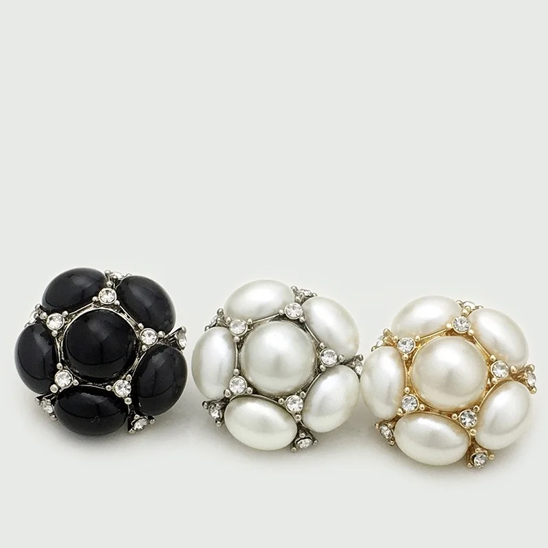 5pcs 18mm 23mm Luxury Pearl Beads Metal Flower Button For Sweater Coat Cape Puffer Sewing Accessories Wholesale Bulk
5pcs 18mm 23mm Luxury Pearl Beads Metal Flower Button For Sweater Coat Cape Puffer Sewing Accessories Wholesale Bulk