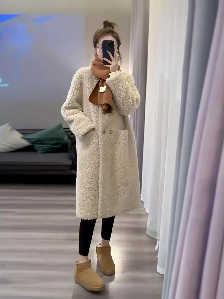 Ретро-пальто из овечьей шерсти средней длины, теплая верхняя одежда для женщин, повседневное свободное пальто из полиэфирного волокна, длинный рукав, круглый вырез, не-фурнитурное пальто
Ретро-пальто из овечьей шерсти средней длины, теплая верхняя одежда для женщин, повседневное свободное пальто из полиэфирного волокна, длинный рукав, круглый вырез, не-фурнитурное пальто