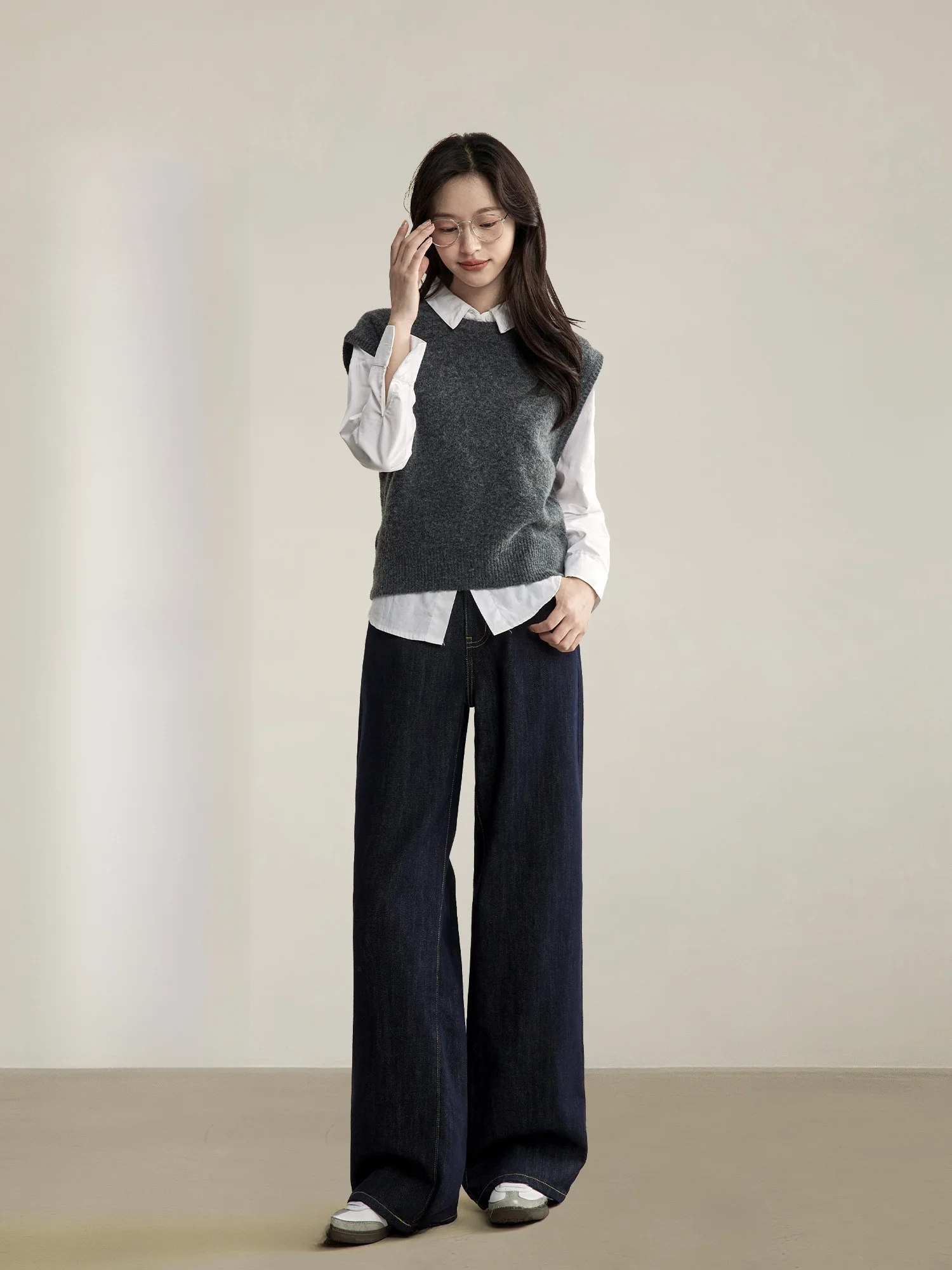 Маленькие темно-синие прямые джинсы с высокой талией, утягивающие брюки длиной до пола, узкие широкие брюки
Маленькие темно-синие прямые джинсы с высокой талией, утягивающие брюки длиной до пола, узкие широкие брюки