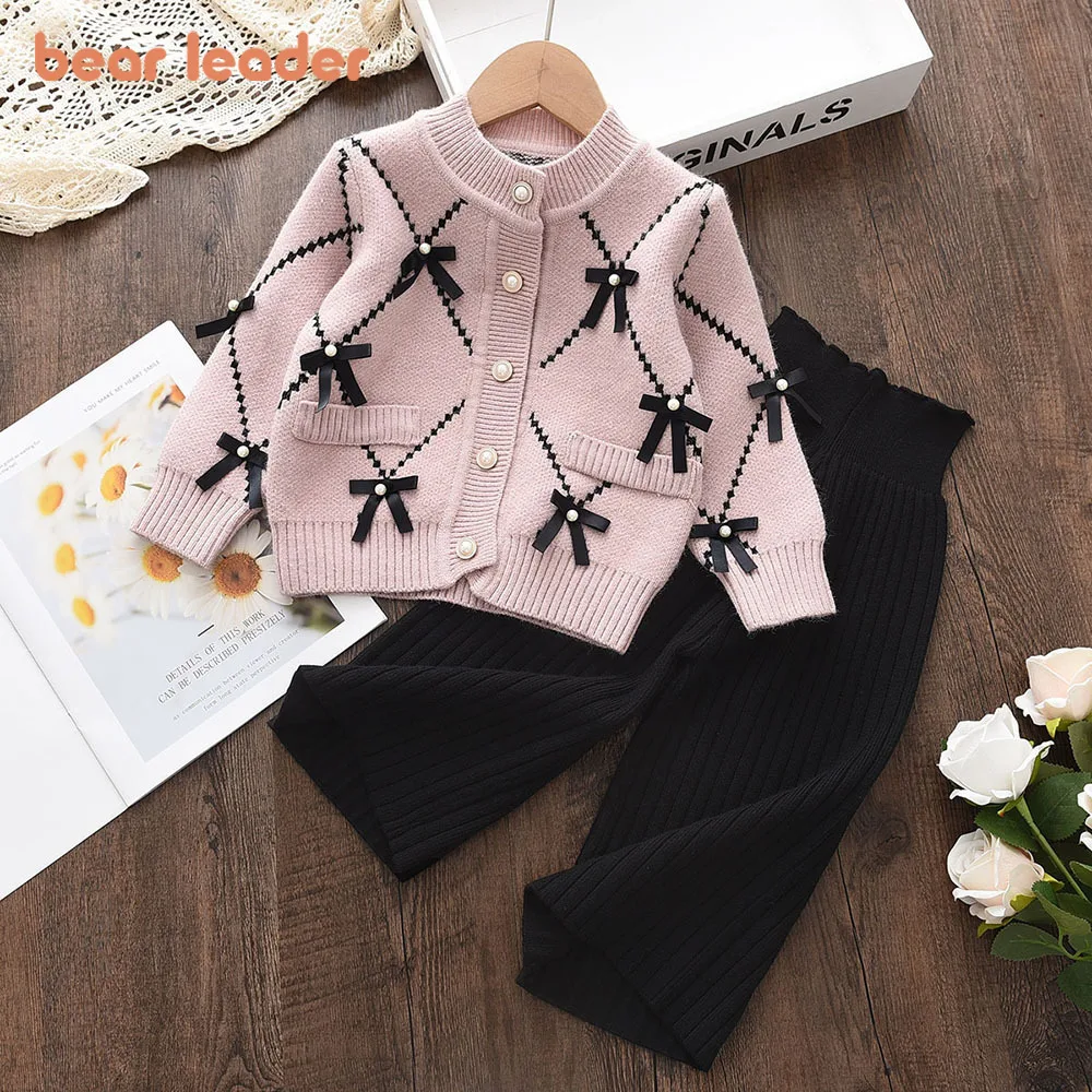 Bear Leader Winter Children's Clothing Pearl Tie Accessories Cardigan Sweater+wide Leg Pants Two-piece Sets Kids Clothes Girls
Bear Leader Winter Children's Clothing Pearl Tie Accessories Cardigan Sweater+wide Leg Pants Two-piece Sets Kids Clothes Girls