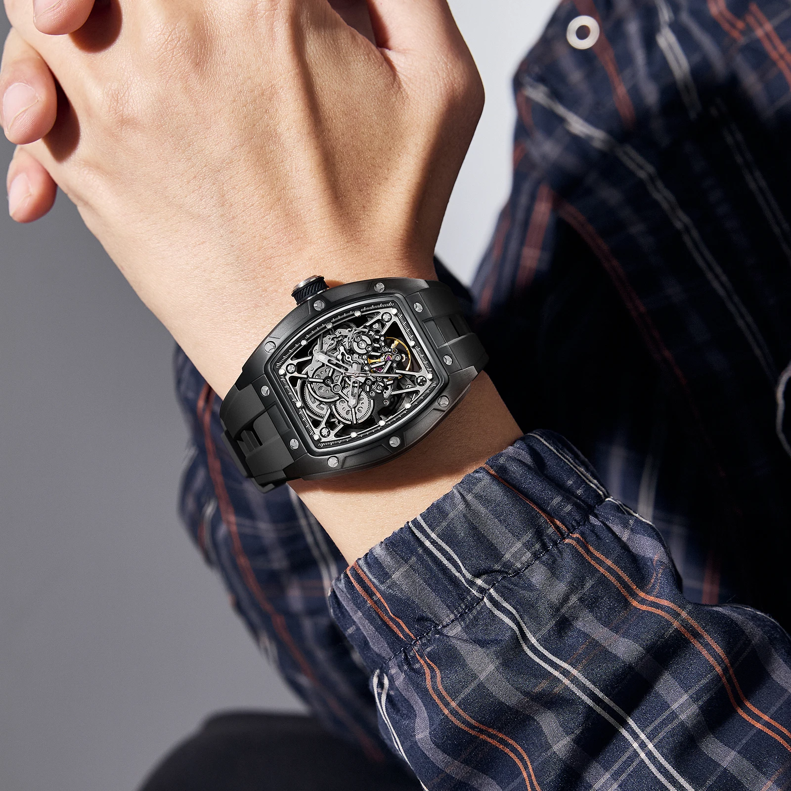 2026 New Automatic watch retro style wholesale mechanical wristwatches skeleton carve waterproof leather no logo mens watch
2026 New Automatic watch retro style wholesale mechanical wristwatches skeleton carve waterproof leather no logo mens watch