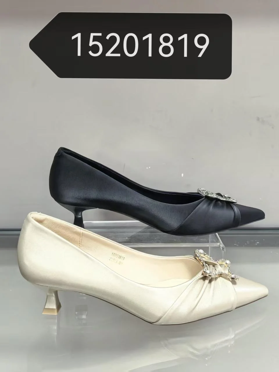 Gemeiqi Spring 205 Faion Pointed Toe Women's oes Thin Heel Water Diamond Knot Commuting oes Korean Sle
Gemeiqi Spring 205 Faion Pointed Toe Women's oes Thin Heel Water Diamond Knot Commuting oes Korean Sle