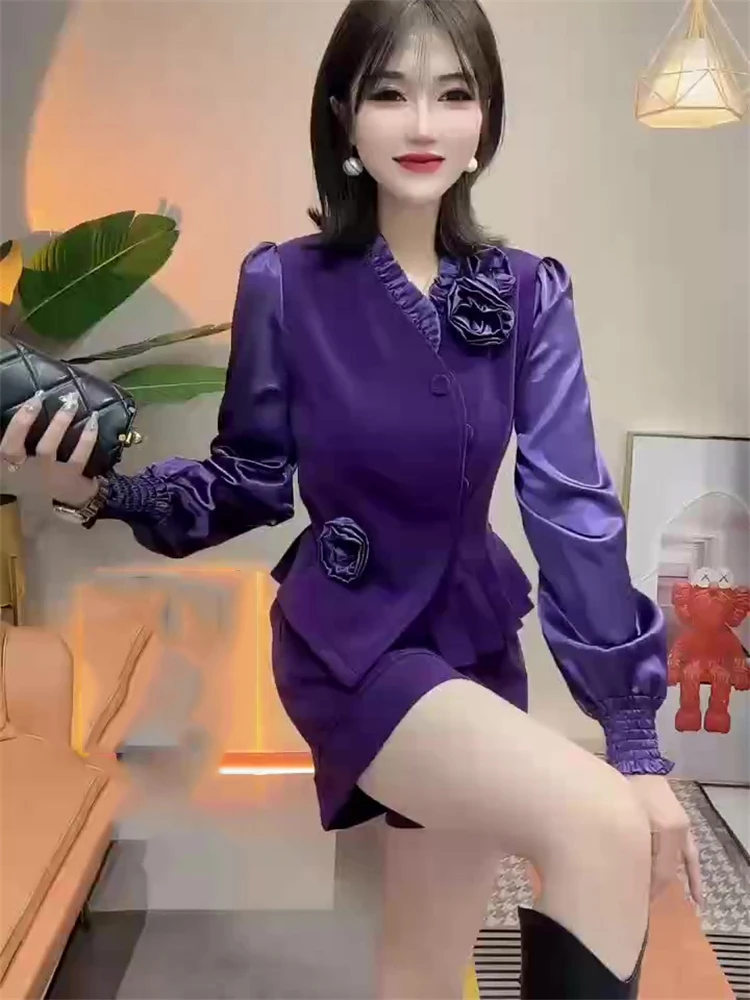 Fashionable and stylish high-end two-piece women's winter three-dimensional floral decoration design shirt shorts set
Fashionable and stylish high-end two-piece women's winter three-dimensional floral decoration design shirt shorts set