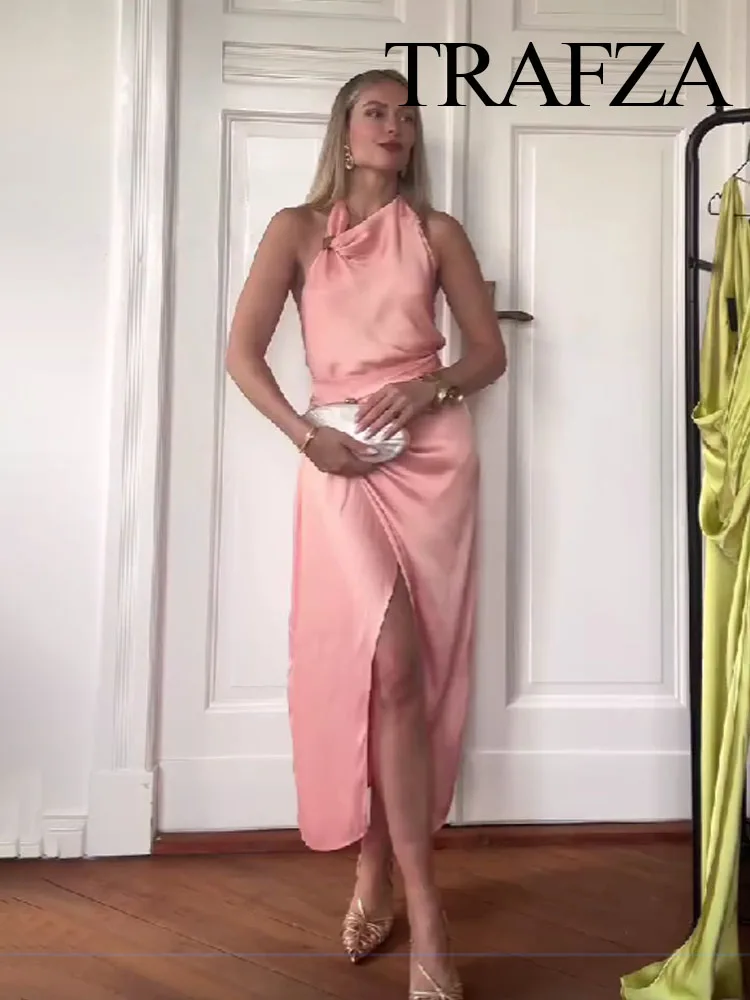 TRAFZA Women Elegant Solid Backless Satin Texture With Golden Inlay Hanging Neck Collar Top+Back Zipper Slit Midi Skirt Set
TRAFZA Women Elegant Solid Backless Satin Texture With Golden Inlay Hanging Neck Collar Top+Back Zipper Slit Midi Skirt Set