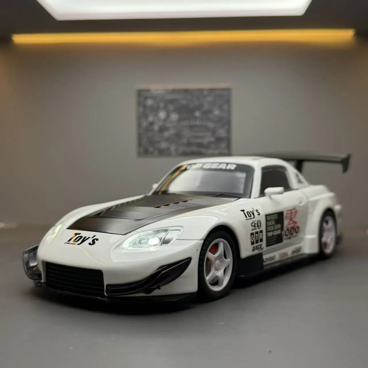 1:22 S2000 Sports Car High Simulation Diecast Car Metal Alloy Sound Light Model Car Children's toys collection gifts
1:22 S2000 Sports Car High Simulation Diecast Car Metal Alloy Sound Light Model Car Children's toys collection gifts