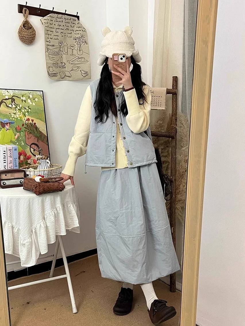 Blue Cotton Jacket And Vest Women's Fashion Set Winter Clothing Half Skirt Two-Piece Suit Simple Style Button Closure Polyest...
Blue Cotton Jacket And Vest Women's Fashion Set Winter Clothing Half Skirt Two-Piece Suit Simple Style Button Closure Polyest...