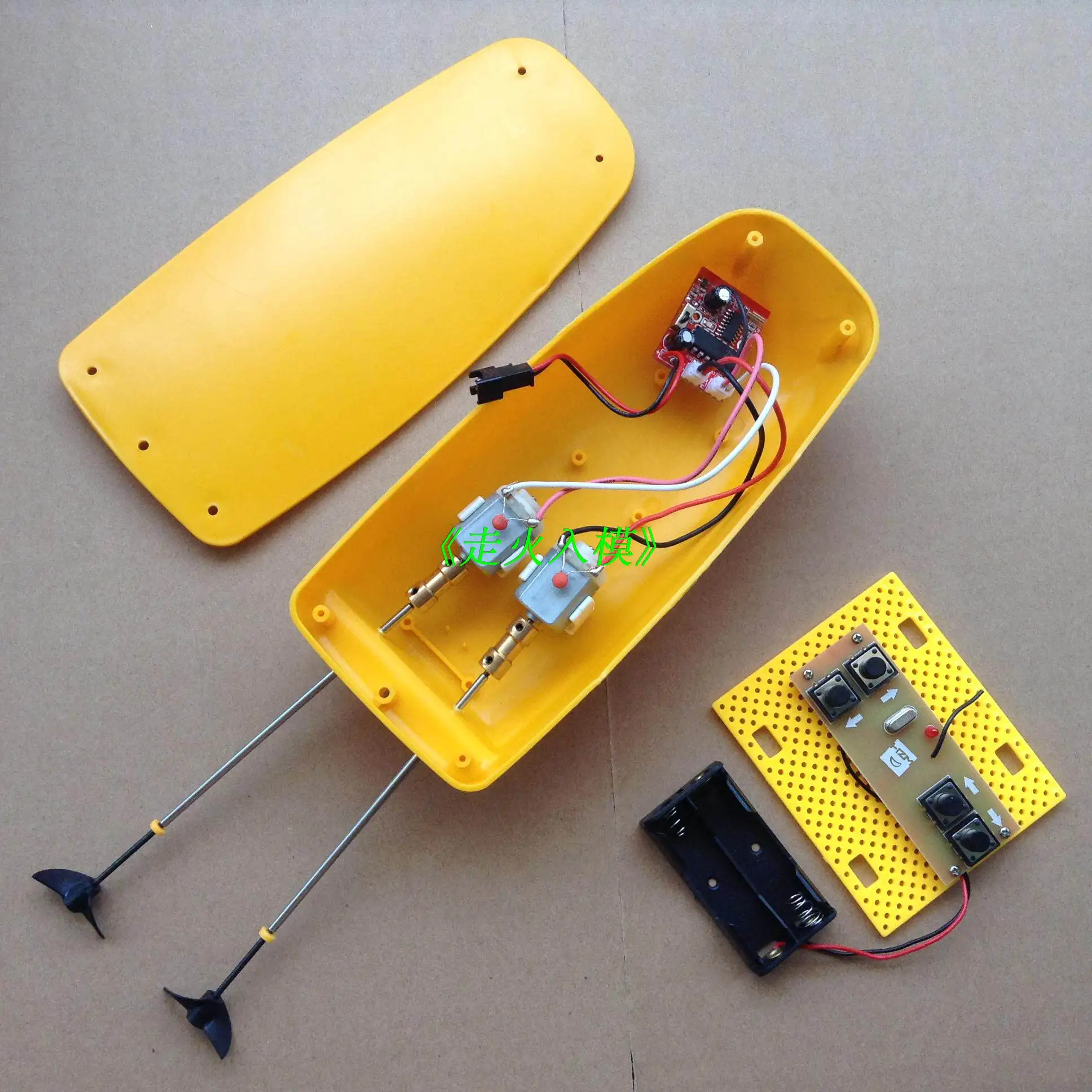 DIY Assembly Mini Ship 130 Double Motor 2.4G Remote Control Model Boat Transmitter Receiver Kit Control Distance 100 meters
DIY Assembly Mini Ship 130 Double Motor 2.4G Remote Control Model Boat Transmitter Receiver Kit Control Distance 100 meters
