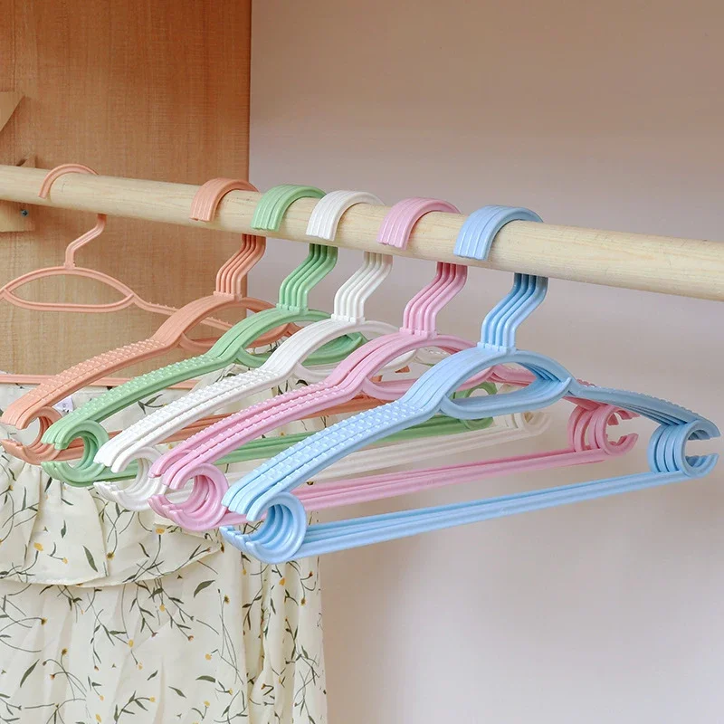10pcs Clothes Hangers Household Non-slip Plastic Hanger Multifunctional Seamless Hanging Organizer Ideal For Everyday
10pcs Clothes Hangers Household Non-slip Plastic Hanger Multifunctional Seamless Hanging Organizer Ideal For Everyday