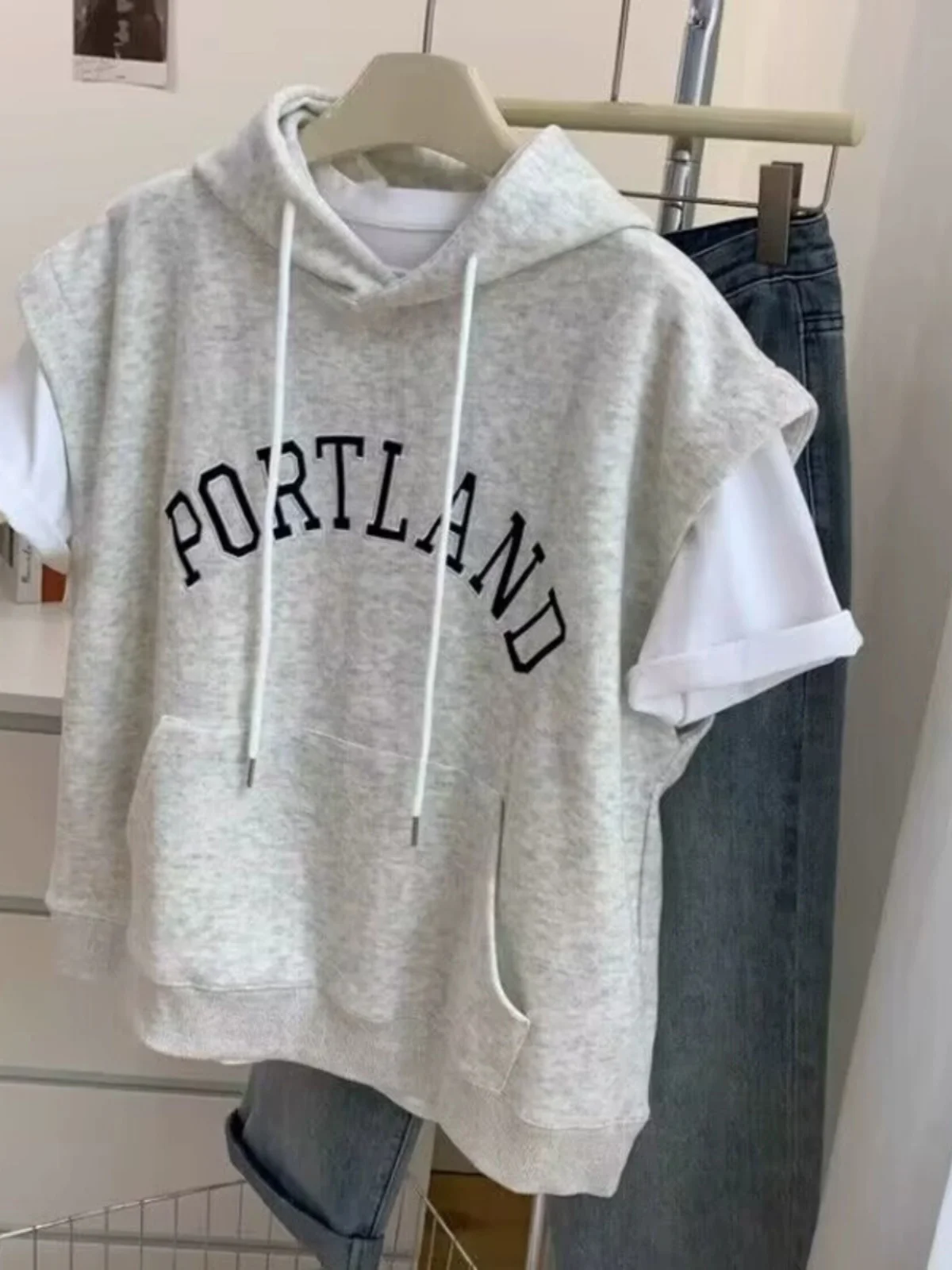 Женская универсальная Толстовка без рукавов, Свободный Тонкий Топ с вышитыми буквами в стиле американской Хай-стрит, весна-лето 
Женская универсальная Толстовка без рукавов, Свободный Тонкий Топ с вышитыми буквами в стиле американской Хай-стрит, весна-лето