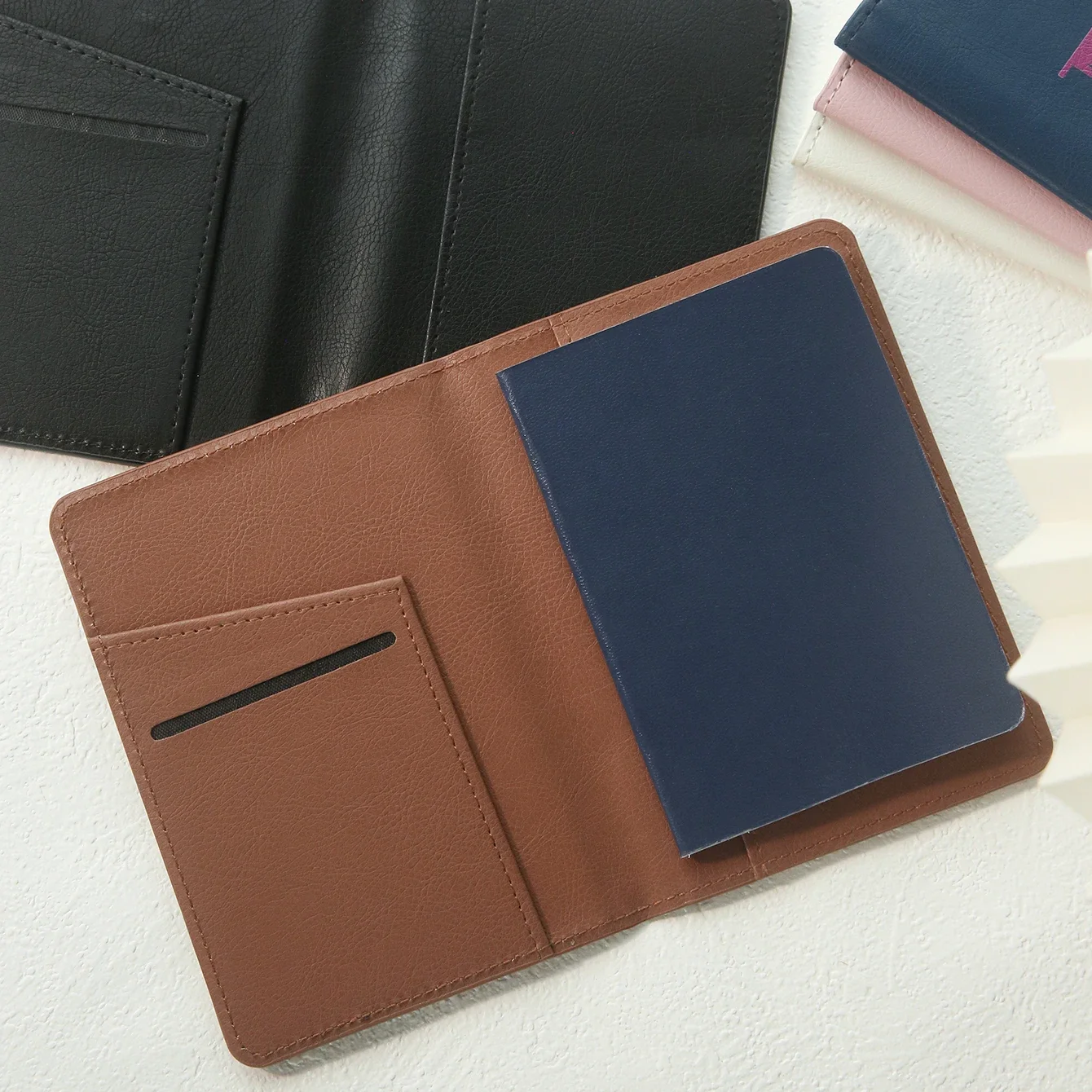 1PC Personalized Name Passport Cover with Tropical Prints Customized Passport Holder Texture Vegan Leather Document Card Holder
1PC Personalized Name Passport Cover with Tropical Prints Customized Passport Holder Texture Vegan Leather Document Card Holder