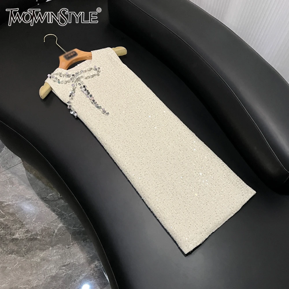 TWOTWINSTYLE Spliced Sequin Straight Dresses For Women Round Neck Sleeveless High Waist Elegant Dress Female Fashion KDR509661
TWOTWINSTYLE Spliced Sequin Straight Dresses For Women Round Neck Sleeveless High Waist Elegant Dress Female Fashion KDR509661