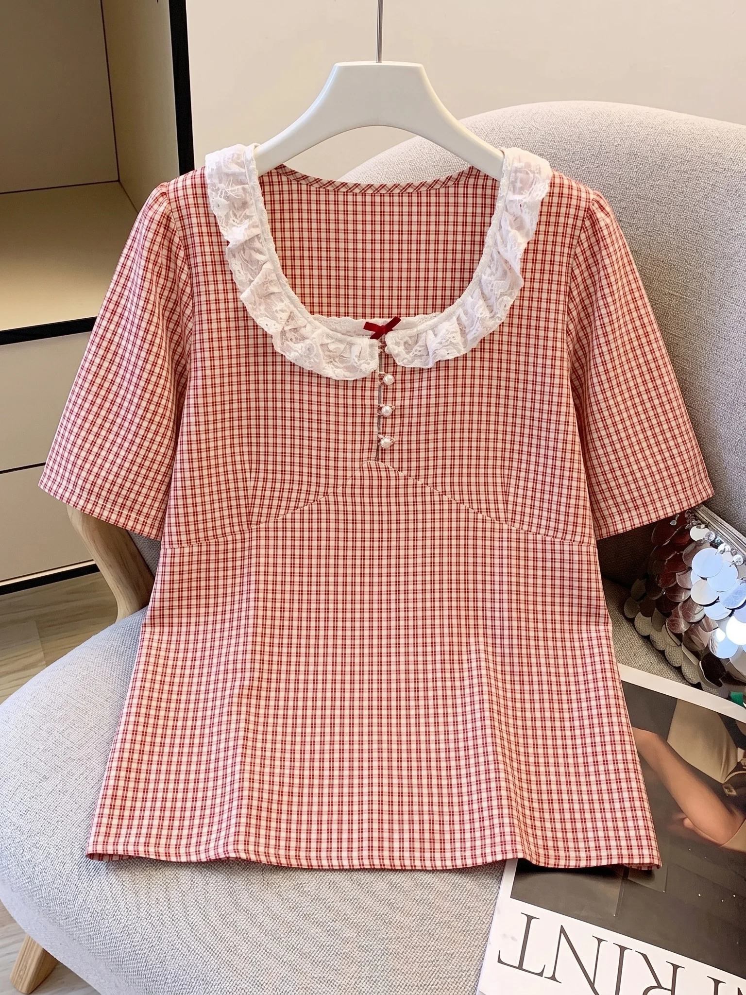 Pink Lace Trim Shoulder Plaid Shirt Women's Summer New Large Size Doll Shirt Anti-Aging Top Korean Style Loose Fit Commute Wind
Pink Lace Trim Shoulder Plaid Shirt Women's Summer New Large Size Doll Shirt Anti-Aging Top Korean Style Loose Fit Commute Wind