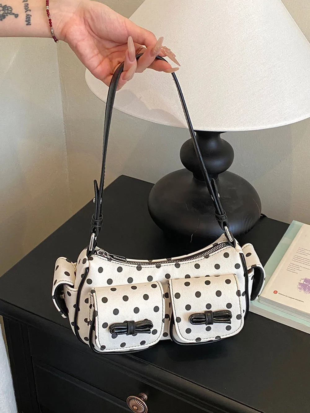 Bow Polka Dot Pattern Woman ‘s Crossbody Bags New Fashion Mobile Phone Bags Casual Style Portable Daily Bags For Women
Bow Polka Dot Pattern Woman ‘s Crossbody Bags New Fashion Mobile Phone Bags Casual Style Portable Daily Bags For Women