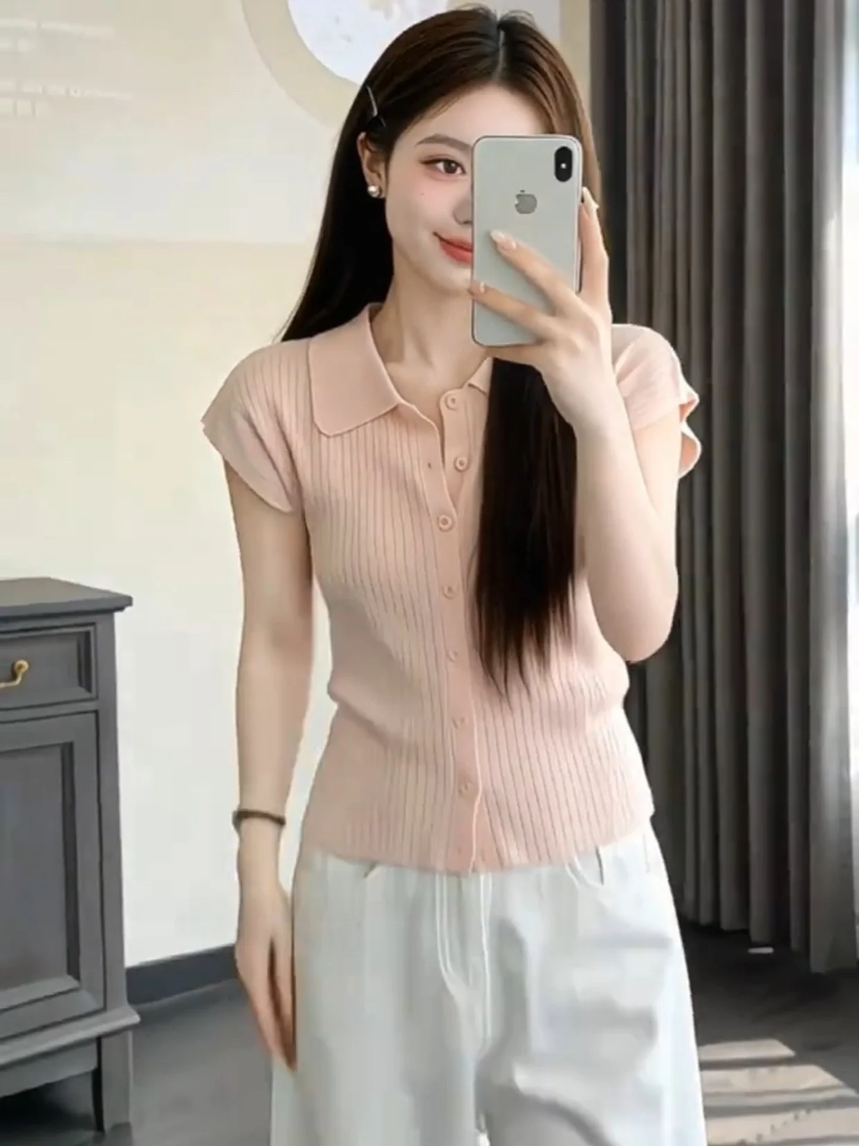 Korean Style Pink Slimming Knitted Cardigan Women's Short Sweet Ice Silk Summer Top Commute Fashion Medium Gauge Knit
Korean Style Pink Slimming Knitted Cardigan Women's Short Sweet Ice Silk Summer Top Commute Fashion Medium Gauge Knit