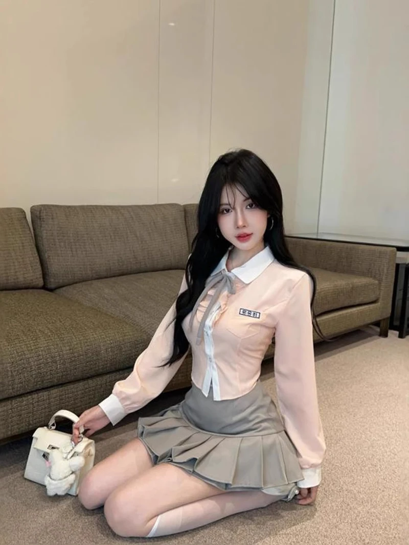School Uniform Style Pleated Skirt High Waist A-Line Silhouette Contrast Color Design Spring Summer 2026 New Arrival
School Uniform Style Pleated Skirt High Waist A-Line Silhouette Contrast Color Design Spring Summer 2026 New Arrival