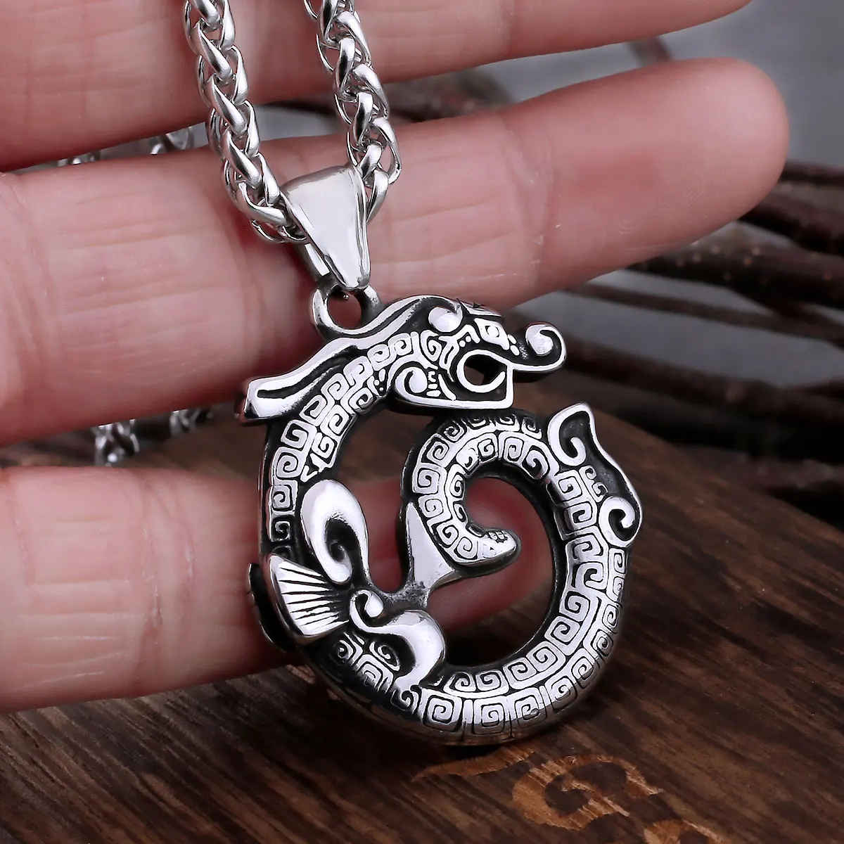 Fashion Viking Ouroboros Dragon Necklace Men's Nordic Celtic Knot Dragon Amulet Pendant Necklace Vintage Stainless Steel Jewelry
Fashion Viking Ouroboros Dragon Necklace Men's Nordic Celtic Knot Dragon Amulet Pendant Necklace Vintage Stainless Steel Jewelry