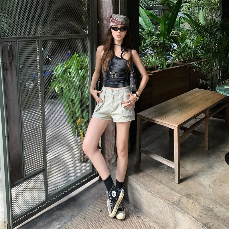 Women's cream apricot workwear shorts, women's summer American design, wide legs, high waist, slimming A-line denim hot pants
Women's cream apricot workwear shorts, women's summer American design, wide legs, high waist, slimming A-line denim hot pants