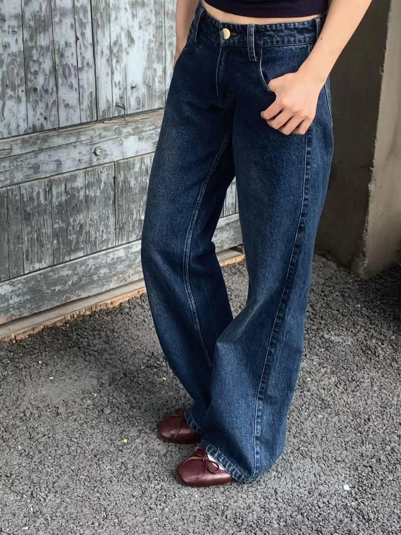 Винтажные синие джинсы с завышенной талией, женские свободные прямые джинсы, осень-зима, американская уличная хлопковая джинсовая ткань с низкой талией
Винтажные синие джинсы с завышенной талией, женские свободные прямые джинсы, осень-зима, американская уличная хлопковая джинсовая ткань с низкой талией