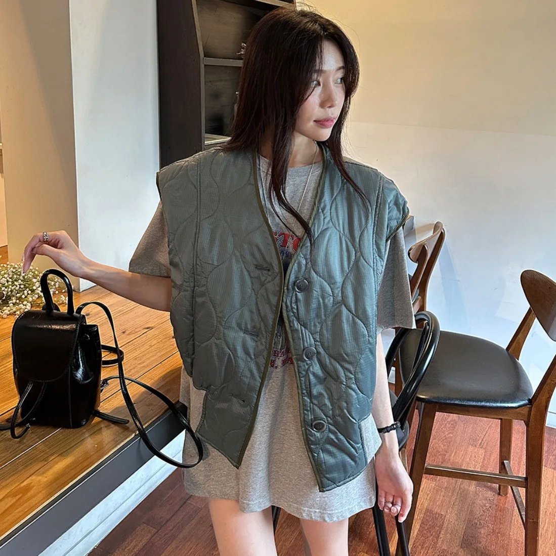 Dongda Gate 2025 Autumn New Sle Women's Loose Svel Cotton Vest Versatile oulder Pad Top Faionable Casual Wear
Dongda Gate 2025 Autumn New Sle Women's Loose Svel Cotton Vest Versatile oulder Pad Top Faionable Casual Wear
